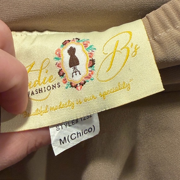 Elegant Tan Tiered Skirt - Picture 2 of 2